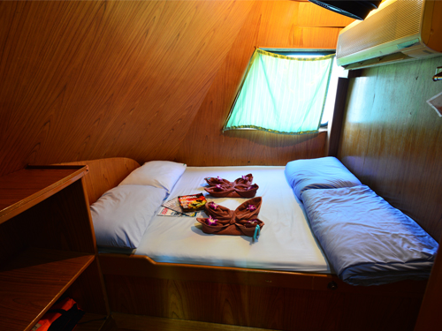 Manta Queen 2 Double Bed Cabin