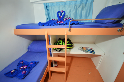Manta Queen 5 twin bed cabin