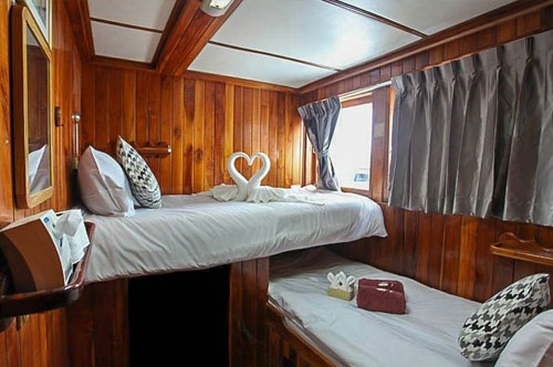 Manta Queen 8 twin share cabin